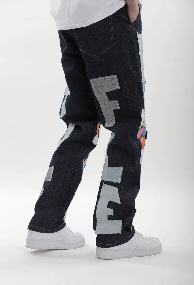 Thumbnail preview #1 for Moodboard Jeans