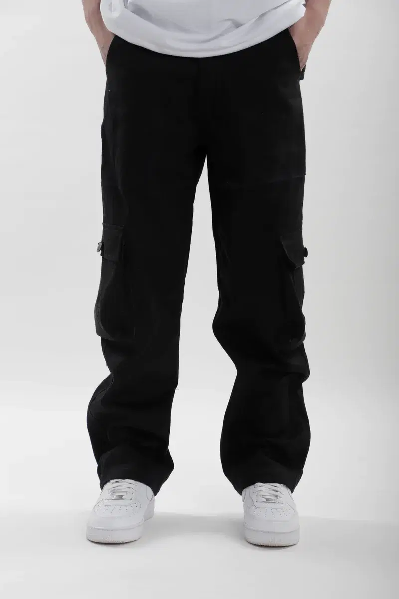 Black Carpenter Jeans, a product by TOFFLE